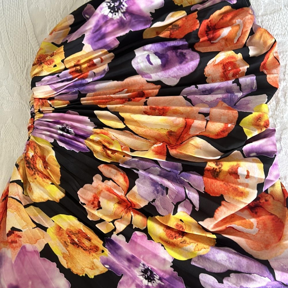 Anthropologie Asymmetrical Hem Midi Dress
Floral One-Shoulder Dress - Picture 4 of 7